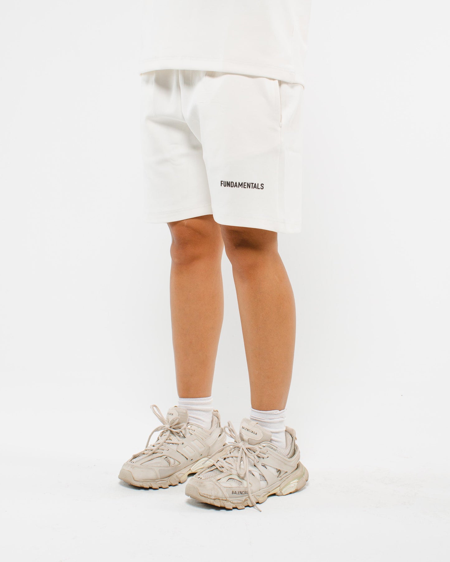 Basic Short off-white V2